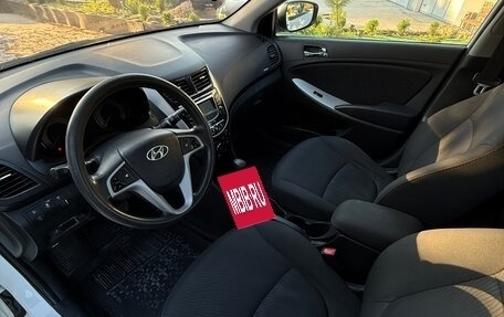 Hyundai Solaris II рестайлинг, 2013 год, 730 000 рублей, 5 фотография