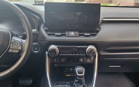 Toyota RAV4, 2025 год, 4 000 000 рублей, 4 фотография