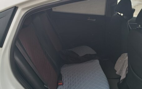 Hyundai Solaris II рестайлинг, 2016 год, 600 000 рублей, 22 фотография