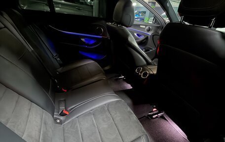 Mercedes-Benz E-Класс, 2018 год, 3 200 000 рублей, 4 фотография