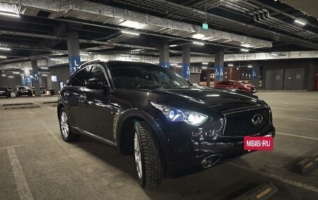 Infiniti QX70, 2017 год, 3 000 000 рублей, 12 фотография
