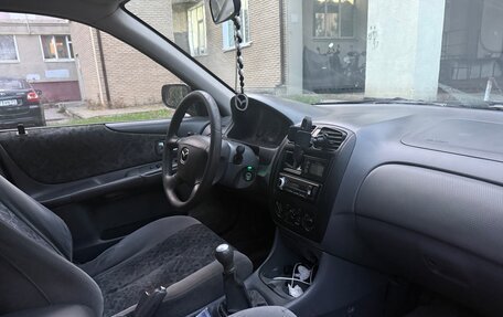 Mazda 323, 2000 год, 300 000 рублей, 5 фотография
