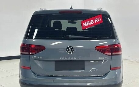Volkswagen Touran III, 2022 год, 2 727 000 рублей, 6 фотография