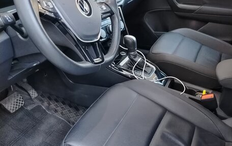 Volkswagen T-Roc I, 2021 год, 2 500 000 рублей, 3 фотография