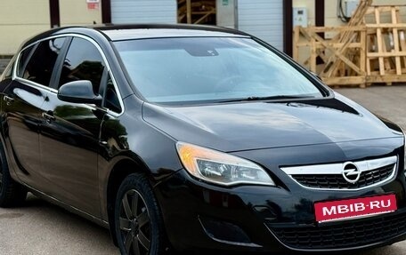 Opel Astra J, 2010 год, 790 000 рублей, 1 фотография