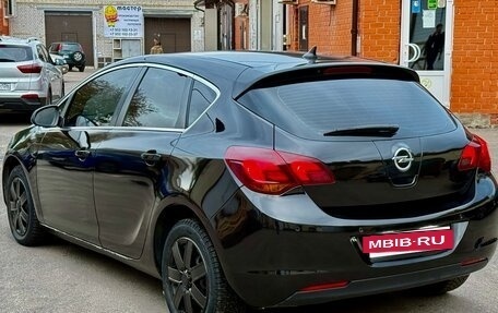 Opel Astra J, 2010 год, 790 000 рублей, 2 фотография