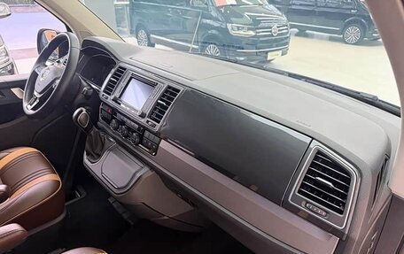 Volkswagen Caravelle T6 рестайлинг, 2019 год, 5 580 000 рублей, 13 фотография