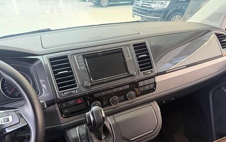 Volkswagen Caravelle T6 рестайлинг, 2019 год, 5 580 000 рублей, 11 фотография