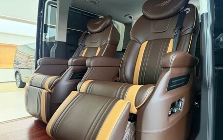 Volkswagen Caravelle T6 рестайлинг, 2019 год, 5 580 000 рублей, 18 фотография