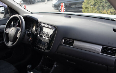 Mitsubishi Outlander III рестайлинг 3, 2013 год, 1 048 000 рублей, 7 фотография