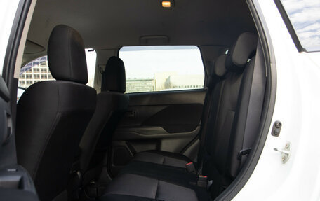 Mitsubishi Outlander III рестайлинг 3, 2013 год, 1 048 000 рублей, 8 фотография