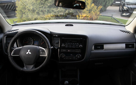 Mitsubishi Outlander III рестайлинг 3, 2013 год, 1 048 000 рублей, 11 фотография