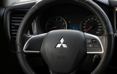 Mitsubishi Outlander III рестайлинг 3, 2013 год, 1 048 000 рублей, 12 фотография