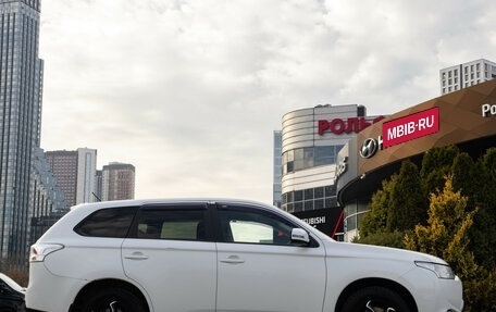 Mitsubishi Outlander III рестайлинг 3, 2013 год, 1 048 000 рублей, 3 фотография
