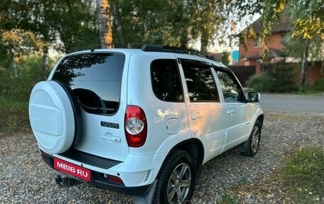 Chevrolet Niva I рестайлинг, 2017 год, 735 000 рублей, 3 фотография