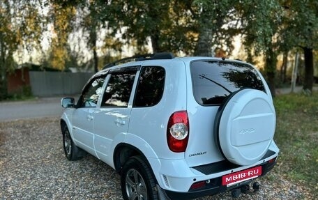 Chevrolet Niva I рестайлинг, 2017 год, 735 000 рублей, 5 фотография