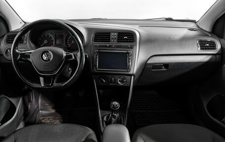 Volkswagen Polo VI (EU Market), 2015 год, 890 000 рублей, 14 фотография