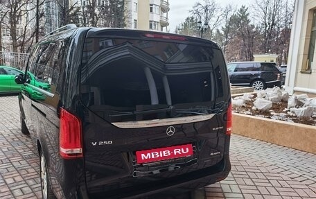 Mercedes-Benz V-Класс, 2015 год, 3 550 000 рублей, 5 фотография