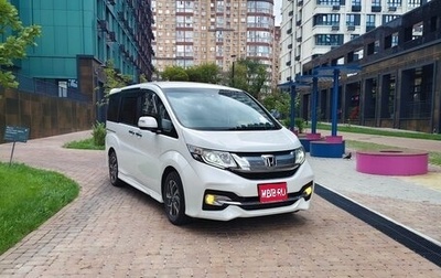 Honda Stepwgn IV рестайлинг, 2017 год, 1 900 000 рублей, 1 фотография