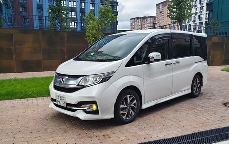 Honda Stepwgn IV рестайлинг, 2017 год, 1 900 000 рублей, 4 фотография