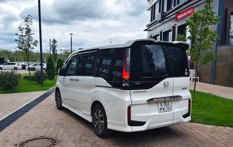 Honda Stepwgn IV рестайлинг, 2017 год, 1 900 000 рублей, 6 фотография