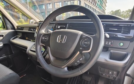 Honda Stepwgn IV рестайлинг, 2017 год, 1 900 000 рублей, 17 фотография