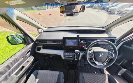 Honda Stepwgn IV рестайлинг, 2017 год, 1 900 000 рублей, 16 фотография