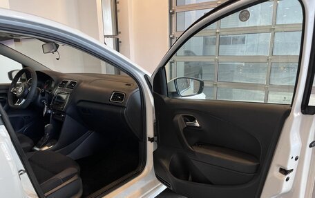 Volkswagen Polo VI (EU Market), 2018 год, 945 000 рублей, 24 фотография