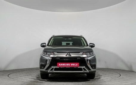 Mitsubishi Outlander III рестайлинг 3, 2018 год, 1 860 000 рублей, 2 фотография