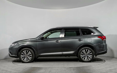 Mitsubishi Outlander III рестайлинг 3, 2018 год, 1 860 000 рублей, 8 фотография