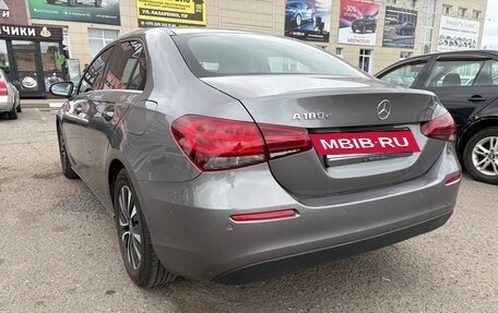 Mercedes-Benz A-Класс, 2020 год, 2 900 000 рублей, 4 фотография