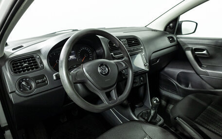Volkswagen Polo VI (EU Market), 2017 год, 879 700 рублей, 11 фотография