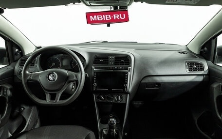 Volkswagen Polo VI (EU Market), 2017 год, 879 700 рублей, 13 фотография
