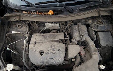 Mitsubishi Outlander III рестайлинг 3, 2013 год, 1 300 000 рублей, 9 фотография