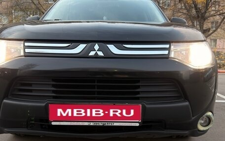 Mitsubishi Outlander III рестайлинг 3, 2013 год, 1 300 000 рублей, 19 фотография