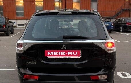 Mitsubishi Outlander III рестайлинг 3, 2013 год, 1 300 000 рублей, 20 фотография