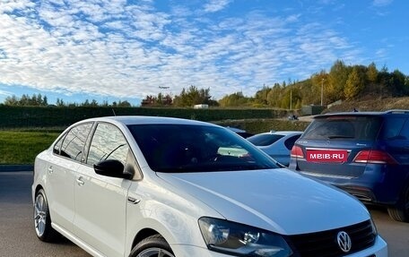 Volkswagen Polo VI (EU Market), 2017 год, 1 300 000 рублей, 2 фотография