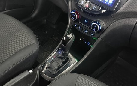 Hyundai Solaris II рестайлинг, 2015 год, 1 150 000 рублей, 13 фотография