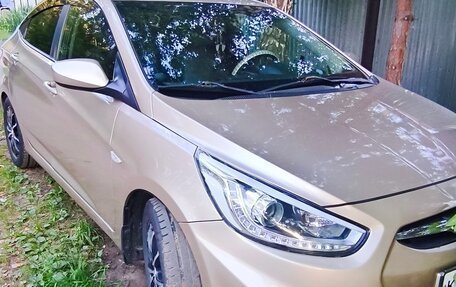 Hyundai Solaris II рестайлинг, 2013 год, 740 000 рублей, 2 фотография