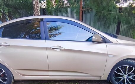Hyundai Solaris II рестайлинг, 2013 год, 740 000 рублей, 3 фотография