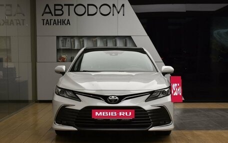 Toyota Camry, 2023 год, 3 200 000 рублей, 2 фотография