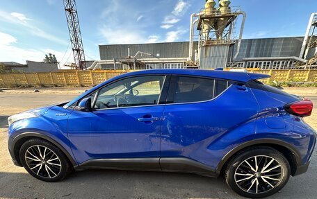 Toyota C-HR I рестайлинг, 2017 год, 2 380 000 рублей, 8 фотография