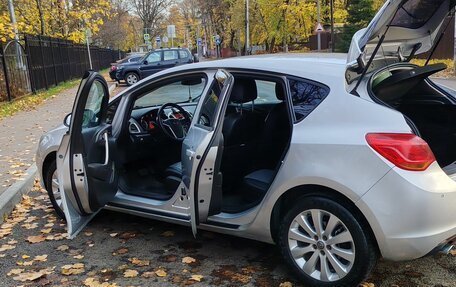 Opel Astra J, 2011 год, 800 000 рублей, 5 фотография