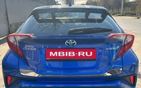 Toyota C-HR I рестайлинг, 2017 год, 2 380 000 рублей, 7 фотография