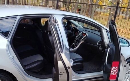 Opel Astra J, 2011 год, 800 000 рублей, 4 фотография