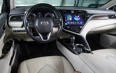 Toyota Camry, 2018 год, 2 249 000 рублей, 6 фотография