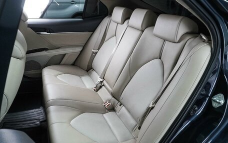 Toyota Camry, 2018 год, 2 249 000 рублей, 9 фотография