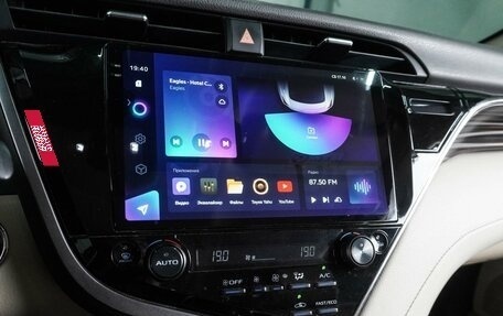 Toyota Camry, 2018 год, 2 249 000 рублей, 19 фотография