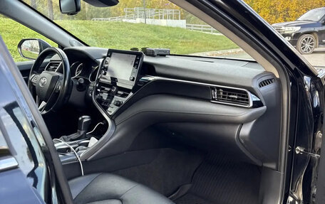 Toyota Camry, 2021 год, 2 800 000 рублей, 6 фотография