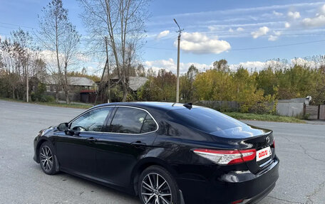 Toyota Camry, 2021 год, 2 800 000 рублей, 3 фотография